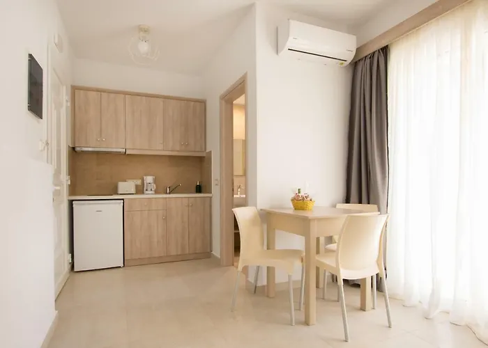 Apart-hotel Porfyris And 4*