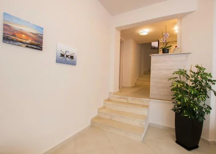 Porfyris And Apart-hotel