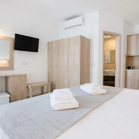 Porfyris And Hotel apartamentowy Karpatos