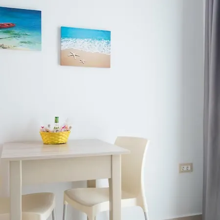 Hotel apartamentowy Porfyris And Karpatos