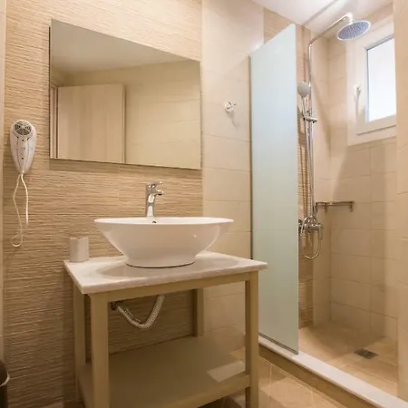 Porfyris And Hotel apartamentowy