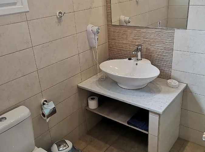 Porfyris And شقة فندقية