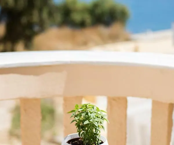 Porfyris And كارباثوس