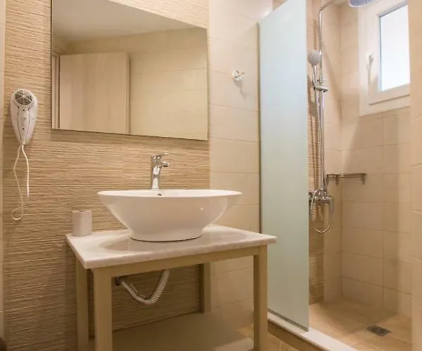 Porfyris And شقة فندقية